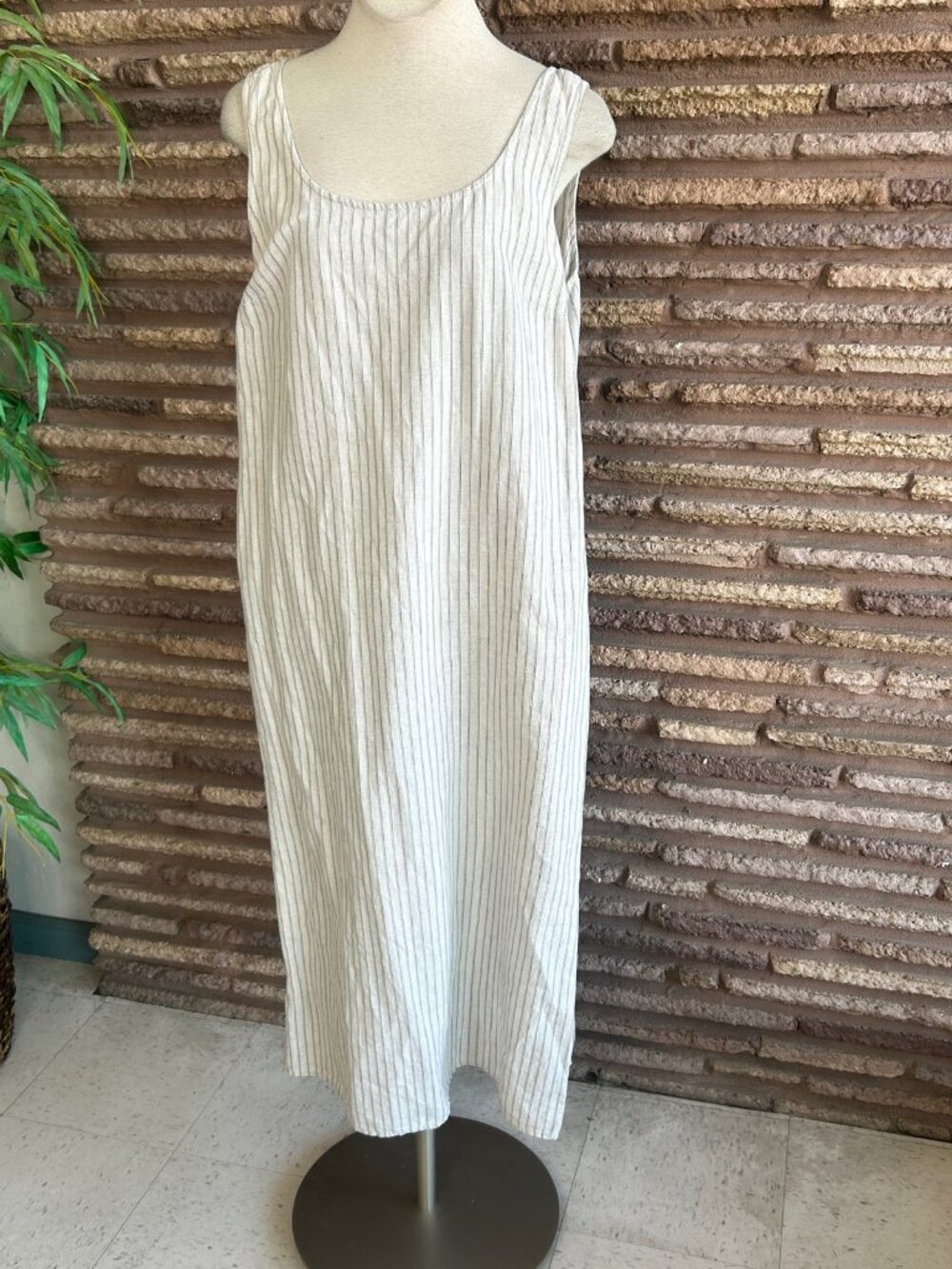 Venezia Sleeveless Shift Maxi Dress Green Striped Linen Blend Size 14/16 - Picture 8 of 9